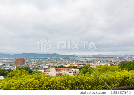 A view of the northern part of Wakayama City from the Kinokawa Service Area. 138287543