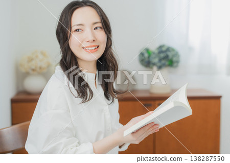 看書的女人 看書的女人 138287550