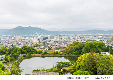 從紀之川服務區眺望和歌山市北部。 從紀之川服務區眺望和歌山市北部。 138287552