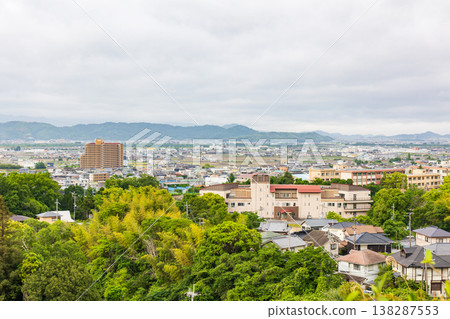 從紀之川服務區眺望和歌山市北部。 從紀之川服務區眺望和歌山市北部。 138287553