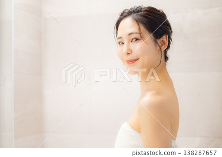 Young woman, beauty image Young woman, beauty image 138287657