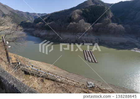 奧多摩湖:2026 年春季乾旱,麥山浮橋 奧多摩湖:2026 年春季乾旱,麥山浮橋 138288645