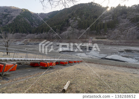 奧多摩湖：2026年春季乾旱，富浦浮橋 138288652