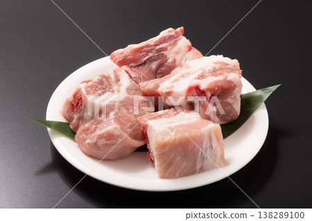 Japanese pork spare ribs 138289100