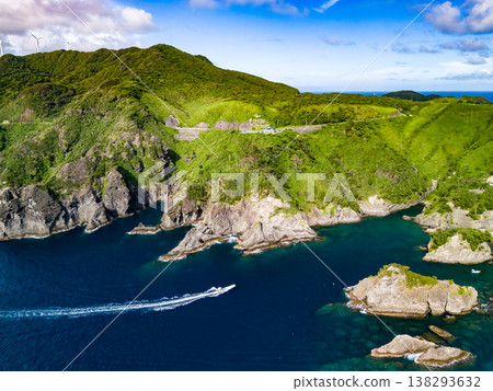 Drone footage of Hirizo Beach in Minami-Izu. Includes Daikonjima Island, Aiai Cape, Yuusuge Park, ferry, swimmers, and more. The southernmost point of the Izu Peninsula. Drone footage of Hirizo Beach in Minami-Izu. Includes Daikonjima Island, Aiai Cape, Yuusuge Park, ferry, swimmers, and more. The southernmost point of the Izu Peninsula. 138293632