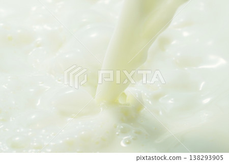 milk 138293905