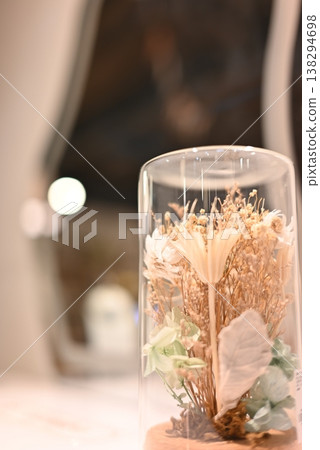 dried flowers in a glass dome dried flowers in a glass dome 138294698