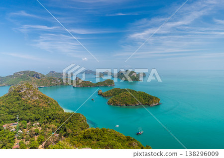 Panoramic view of Ang Thong National Marine Park with tropical islands and turquoise sea 138296009