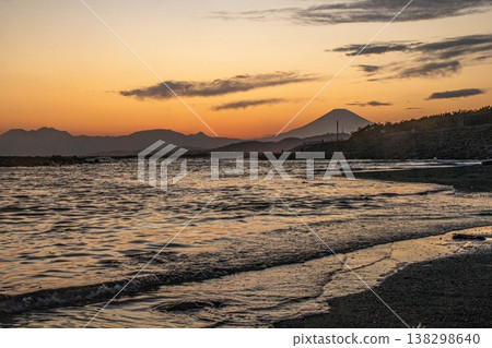 茅崎的傍晚海景 138298640