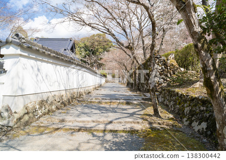 Grounds of Kamineyama Temple Grounds of Kamineyama Temple 138300442