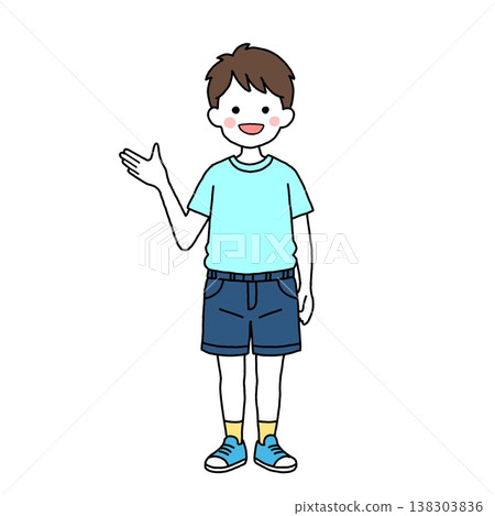 一個穿著休閒的小男孩正在指路。 138303836