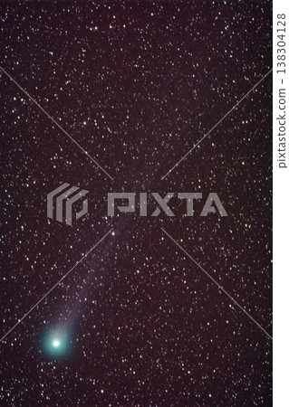 一顆彗星和美麗的星空 一顆彗星和美麗的星空 138304128