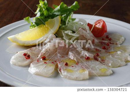 野生鯛魚薄片 138304721