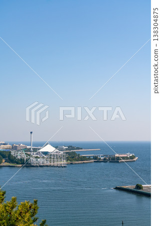 [Kanagawa Prefecture] A leisure facility along the coast under a clear blue sky (March 2026) 138304875