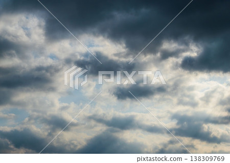 冬日的天空,雲彩閃耀著迷人的光芒 03 冬日的天空,雲彩閃耀著迷人的光芒 03 138309769