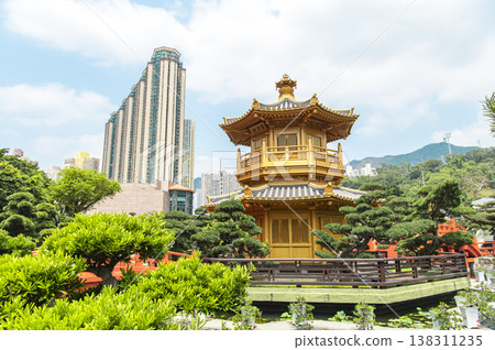 南蓮園，一個被摩天大樓環繞的公園 138311235