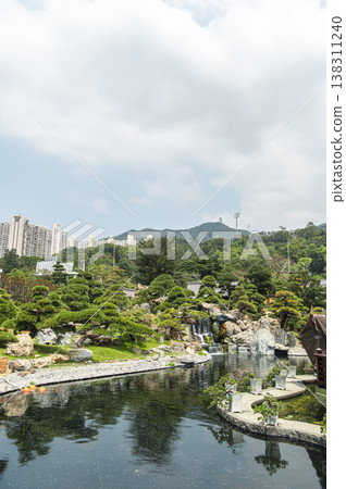 南蓮園,一個被摩天大樓環繞的公園 南蓮園,一個被摩天大樓環繞的公園 138311240