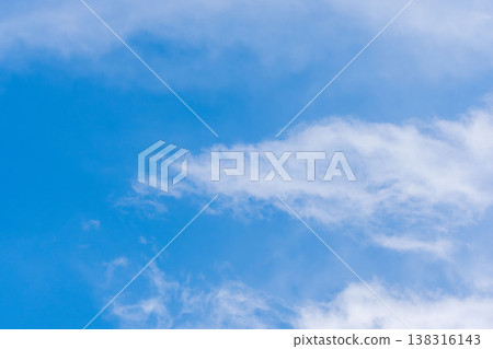 寒冷冬日晴朗天空和雲彩的特寫（14） 138316143