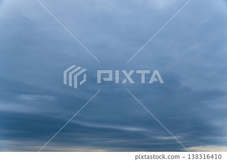 陰沉的冬日早晨 02 138316410