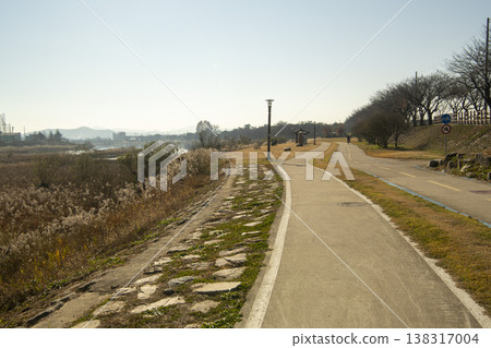 Saejae Bicycle Path 138317004