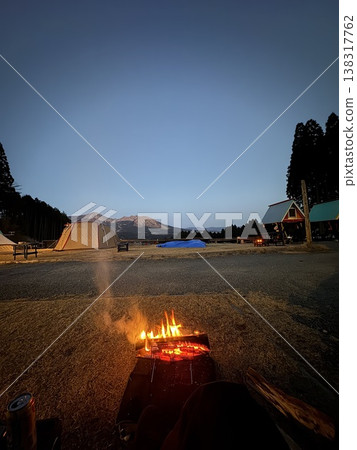 Bonfire at the campsite Bonfire at the campsite 138317762