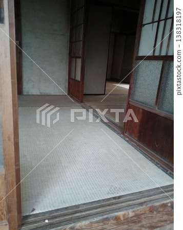 Unoccupied house 138318197