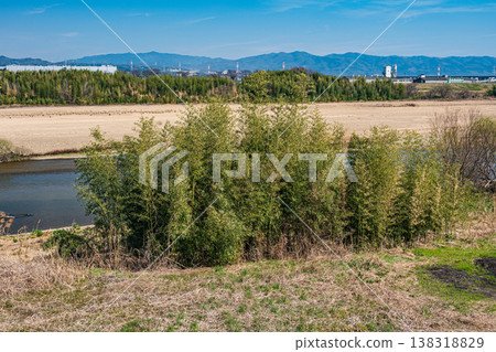 Kizugawa River scenery, Yawata City, Kyoto Prefecture Kizugawa River scenery, Yawata City, Kyoto Prefecture 138318829
