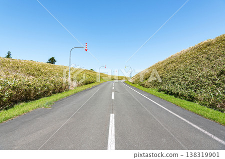 Summer in Hokkaido: A road that stretches on forever (image) 138319901