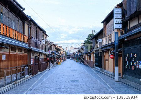 Hanamikoji in Gion, Kyoto (Higashiyama Ward, Kyoto City, Kyoto Prefecture) 138319934