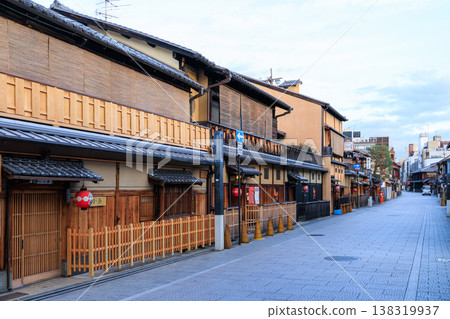 京都祗園的花見小路(京都府京都市東山區) 京都祗園的花見小路(京都府京都市東山區) 138319937