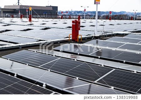 強制在屋頂安裝太陽能發電系統 強制在屋頂安裝太陽能發電系統 138319988