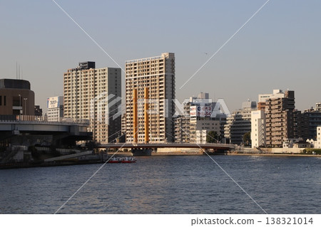 從清橋橋眺望新大橋（東京都中央區和江東區） 138321014