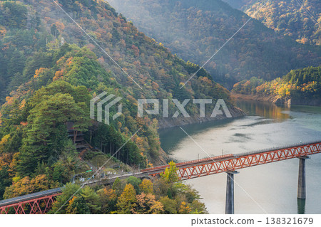 Autumn scenery of Okuoikojo Station in Kawanehon Town (Shizuoka Prefecture) Autumn scenery of Okuoikojo Station in Kawanehon Town (Shizuoka Prefecture) 138321679