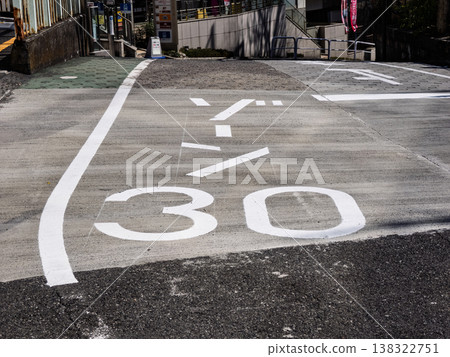 Road markings at the entrance to an area with residential road measures in place [Zone 30] 138322751