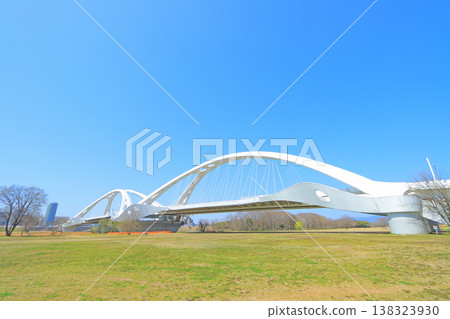 Toyota Ohashi Bridge over the Yahagi River in Toyota City, Aichi Prefecture Toyota Ohashi Bridge over the Yahagi River in Toyota City, Aichi Prefecture 138323930