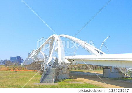 Toyota Ohashi Bridge over the Yahagi River in Toyota City, Aichi Prefecture Toyota Ohashi Bridge over the Yahagi River in Toyota City, Aichi Prefecture 138323937
