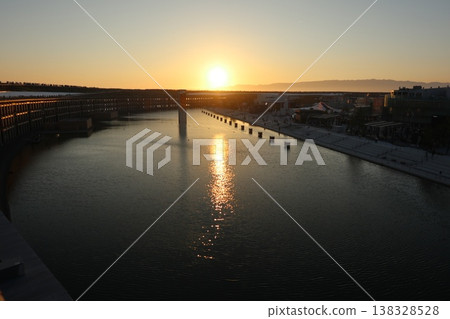 Osaka Kansai Expo, large roof ring and sunset (EXPO2025) Osaka Kansai Expo, large roof ring and sunset (EXPO2025) 138328528