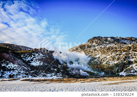 阿托薩努普利地區充滿了硫磺和蒸氣。 138329224