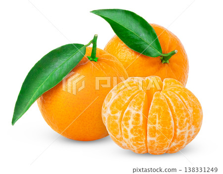 Ripe tangerine fruits with green leaf and peeled tangerine. Fresh mandarin fruit with leaves on white background. Two ripe clementine fruits with leaves. Ripe tangerine fruits with green leaf and peeled tangerine. Fresh mandarin fruit with leaves on white background. Two ripe clementine fruits with leaves. 138331249