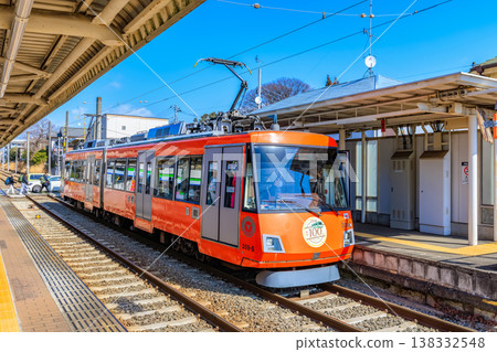 東京世田谷區的城市景觀：東急世田谷線穿過居民區。 138332548