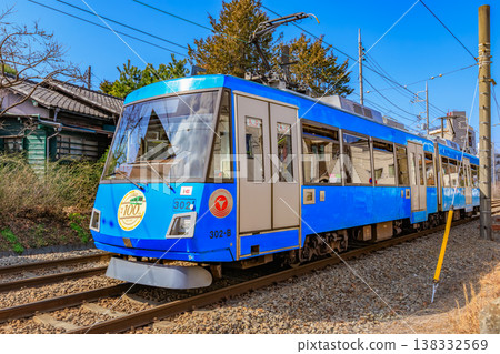 東京世田谷區的城市景觀：東急世田谷線穿過居民區。 138332569