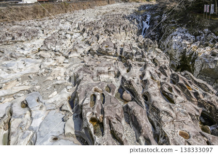 小座川的“瀑布崇拜” 138333097