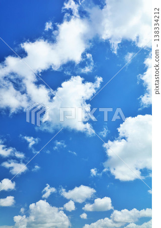 夏天藍天和雲彩 138334212