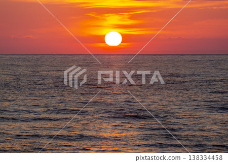 海面日落 138334458