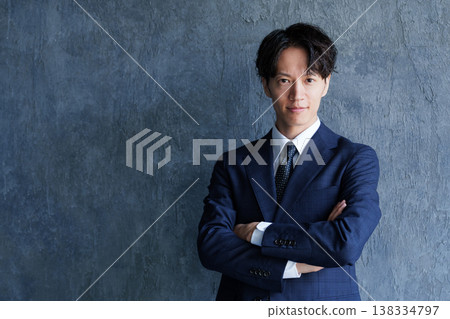 30s businessman portrait 30s businessman portrait 138334797