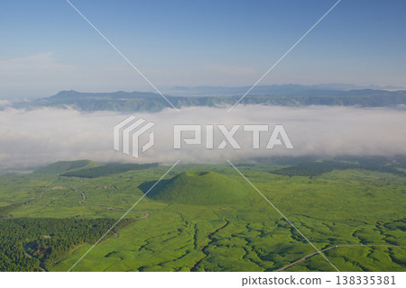 阿蘇米塚與雲海 138335381