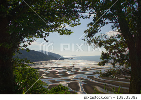 Mikoshikoshi Coast at low tide 138335382