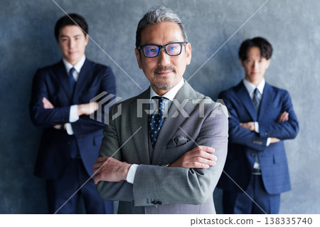 商務人士合影 商務人士合影 138335740