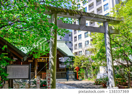 Kuramae Shrine, Taito Ward, Tokyo: A place where sumo wrestling was held during the Edo period. Kuramae Shrine, Taito Ward, Tokyo: A place where sumo wrestling was held during the Edo period. 138337369
