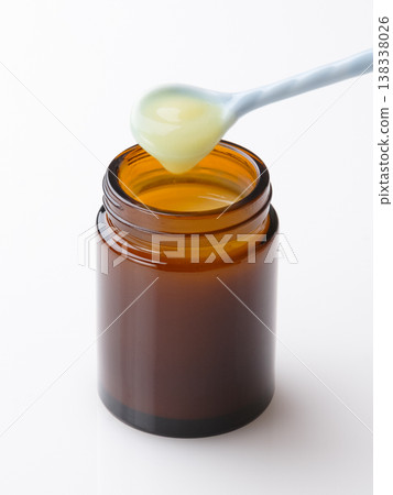 Royal jelly Royal jelly 138338026